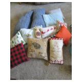 Nice selection of accent pillows in...