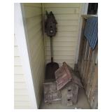 Birdhouse themed outdoor decor...