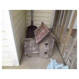 Birdhouse themed outdoor decor...
