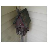 Birdhouse themed outdoor decor...