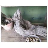 Collection of outdoor birdhouses, s...