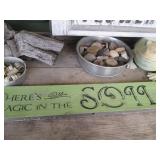 Collection of outdoor birdhouses, s...