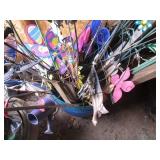 Huge variety of decorative metal ga...