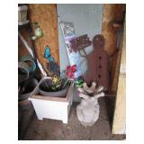 Frog King lawn ornament, outdoor pl...