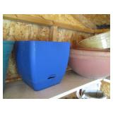 Tons of Tera Cotta pots, outdoor pl...