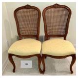 Set of 2 Vintage Thomasville Legacy collection dining chairs
