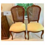 Set of 2 Vintage Thomasville Legacy collection dining chairs