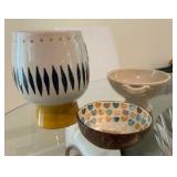 Group of decor pottery shell bowl.