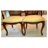 Set of 2 Vintage Thomasville Legacy collection dining chairs