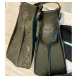 Mark IX Swimming fins Parkway Diver Gloves and other gear