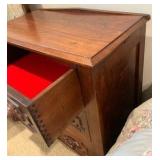 Vintage Art deco "waterfall" style 3 drawer lowboy dresser, early 1930
