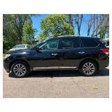 2013 NISSAN PATHFINDER SL *4x4 | 3RD Row Seating* (NO RESERVE)