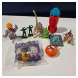 Mixed Small Toy Lot Pokemon Bulbasaur Cubix Dinosaur Army Men & Fast Food Figures
