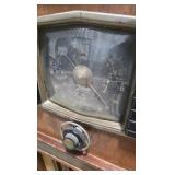 Vintage Zenith Console Tube Radio, Rotor Wave Magnet, Turns On, Needs Antenna