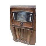 Vintage Zenith Console Tube Radio, Rotor Wave Magnet, Turns On, Needs Antenna