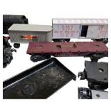 Vintage Lionel O Gauge Train Cars, Accessories, Floodlight Tower & Model Railroad Parts Lot