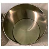 HUGE Bayou Classic Stainless Steel Fish Boil Stock Pot with Removable Basket and Domed/Vented Lid
