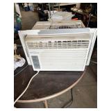 Soleus Air Window Air Conditioner approximately 5000 BTU with Manual Controls - Works