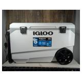 Igloo Latitude 137 Cans 90 Quart Rolling Cooler - White