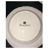 Vintage Bella Vita white porcelain dinner plate set, scalloped edge