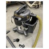 DeWalt 10-Gallon Stainless-Steel Wet / Dry Shop Vac Vacuum