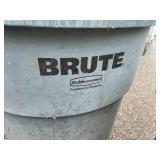 Lot of 2 - Rubbermaid Commercial Products BRUTE Trash Cans / Garbage Containers