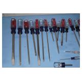 Craftsman Phillips / Philips Head and Standard Screwdriver LOT with Soft-Sided Case