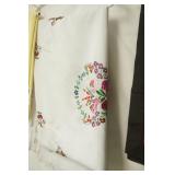 Embroidered Tablecloth, Table Runner, Vintage Table Linens