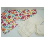Vintage Tablecloth & Napkin Set; Vinyl Floral Tablecloth