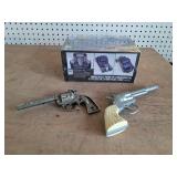 Snap Tite 34 ford street rod model NIB & 2 Cap Guns