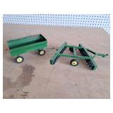 John Deere Wagon & Disc