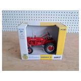 Ertl Farmall A Tractor 1/16 Scale
