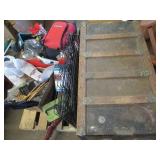 Pallet lot with a large vintage foo...