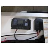 New folding solar panel charger wit...