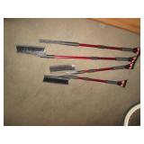 4 Extendable ice scraper brushes...