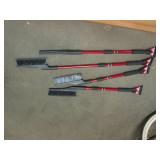4 Extendable ice scraper brushes...