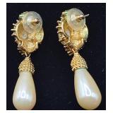 Pearl and Rhinestone 17" Necklace and Earrings Set
