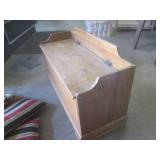 (FRNT) Vintage Wood Bench Chest Nee...