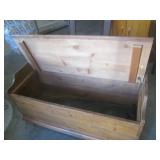 (FRNT) Vintage Wood Bench Chest Nee...