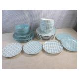 (EC1) Assorted Mainstays Plates and...