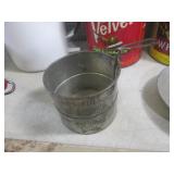 (BS) Vintage Assortment of Metal Co...
