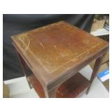 (EW6) Vintage End Table 18" x 18" x...