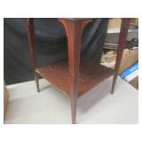 (EW6) Vintage End Table 18" x 18" x...