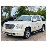 2010 GMC YUKON XL DENALI *All Wheel Drive | No Accidents Reported* (NO RESERVE)