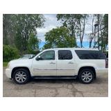2010 GMC YUKON XL DENALI *All Wheel Drive | No Accidents Reported* (NO RESERVE)
