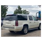 2010 GMC YUKON XL DENALI *All Wheel Drive | No Accidents Reported* (NO RESERVE)