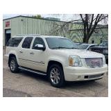 2010 GMC YUKON XL DENALI *All Wheel Drive | No Accidents Reported* (NO RESERVE)