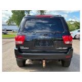 2005 TOYOTA SEQUOIA SR5 *4x4* (NO RESERVE)