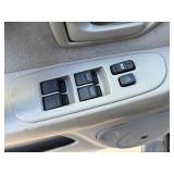 2005 TOYOTA SEQUOIA SR5 *4x4* (NO RESERVE)