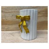 LemonRoad Gold Bow Ceramic Utensil Holder 3D Handmade Gold Kitchen Decor Gifts Cooking Utensil Crock with Scalloped Preppy Caddy Pen Holder Vase Vintage Retro Graduation Gift for College Students